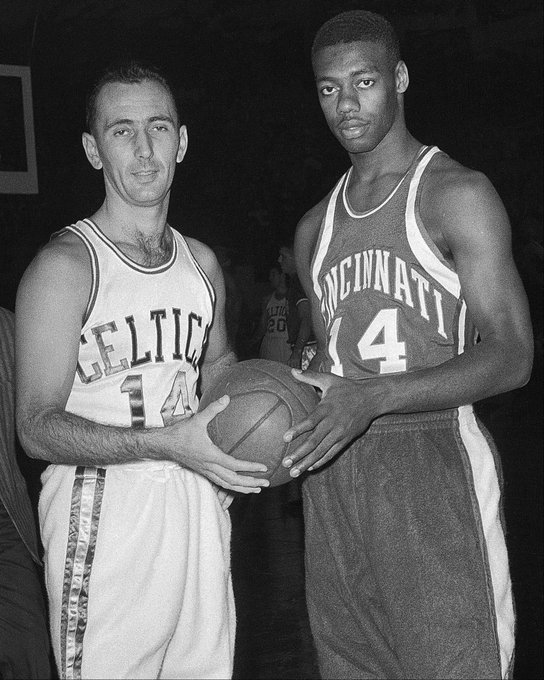 怀有希望 怀有希望