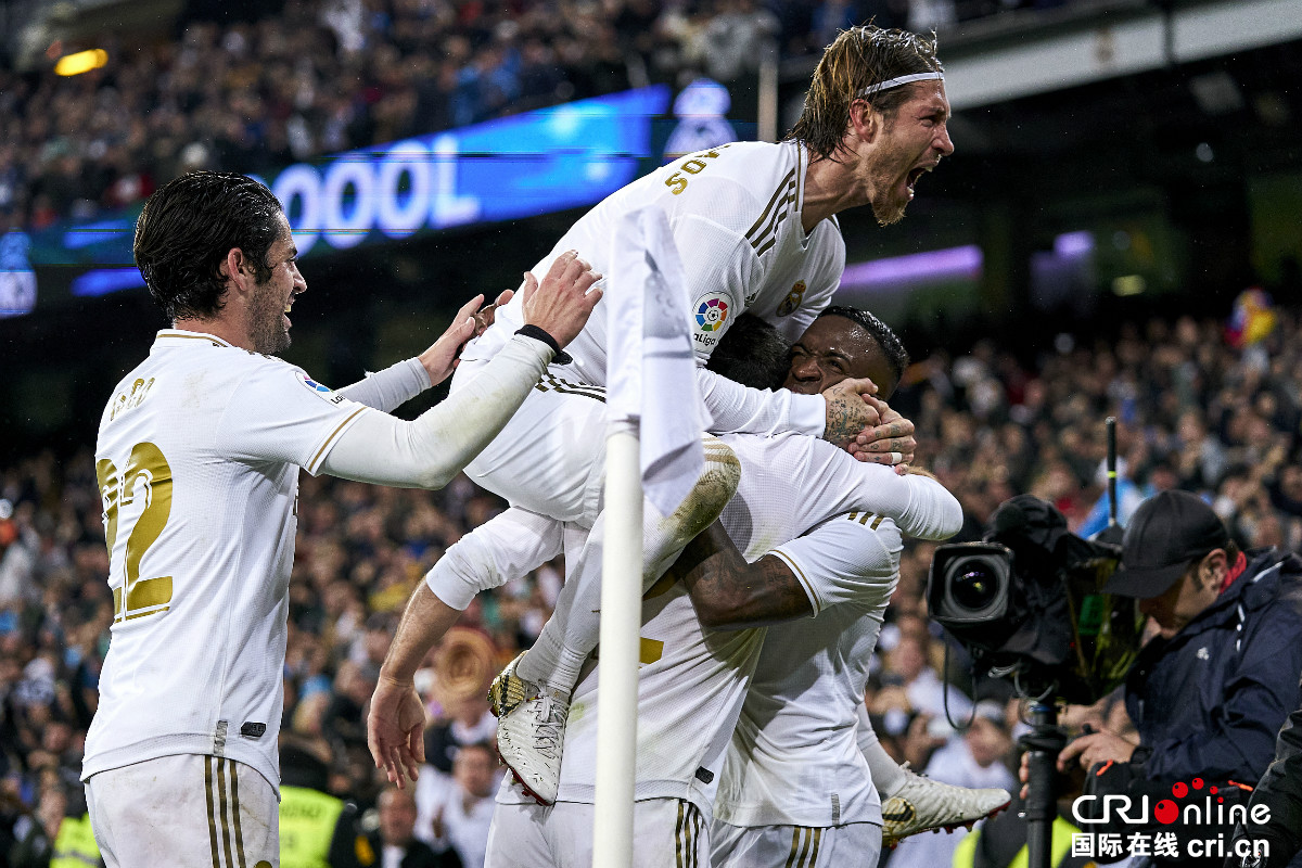 人瞩目的成 人瞩目的成